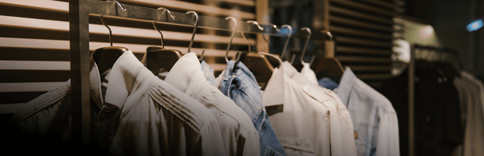 Tiêu Dùng và Bán Lẻ